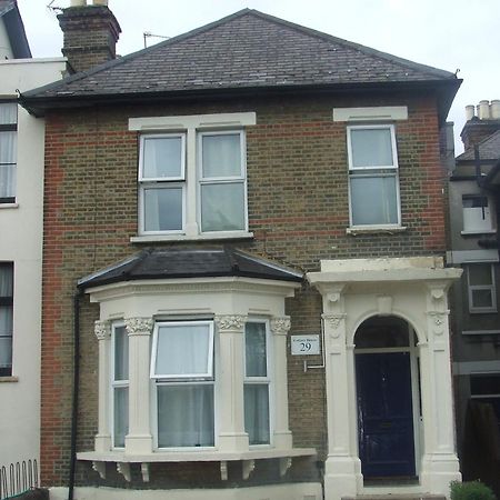 Cedars House Hotel Croydon Exterior photo
