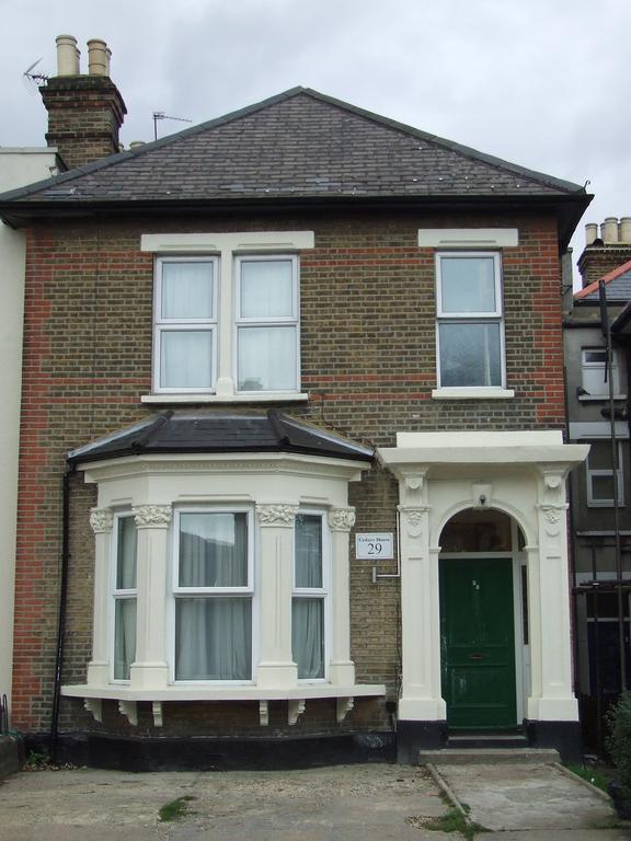 Cedars House Hotel Croydon Exterior photo